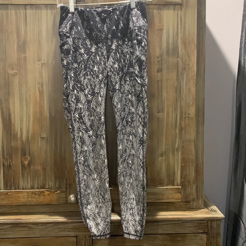 All in Motion Leggings in Small